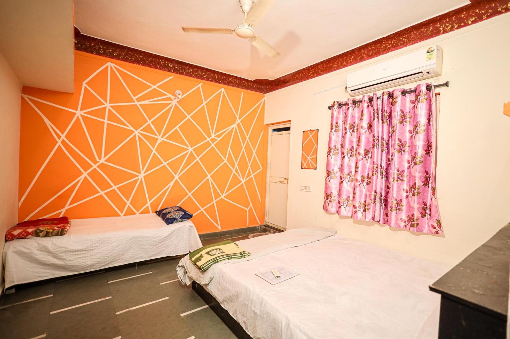Rai Guest House Ujjain Exteriör bild
