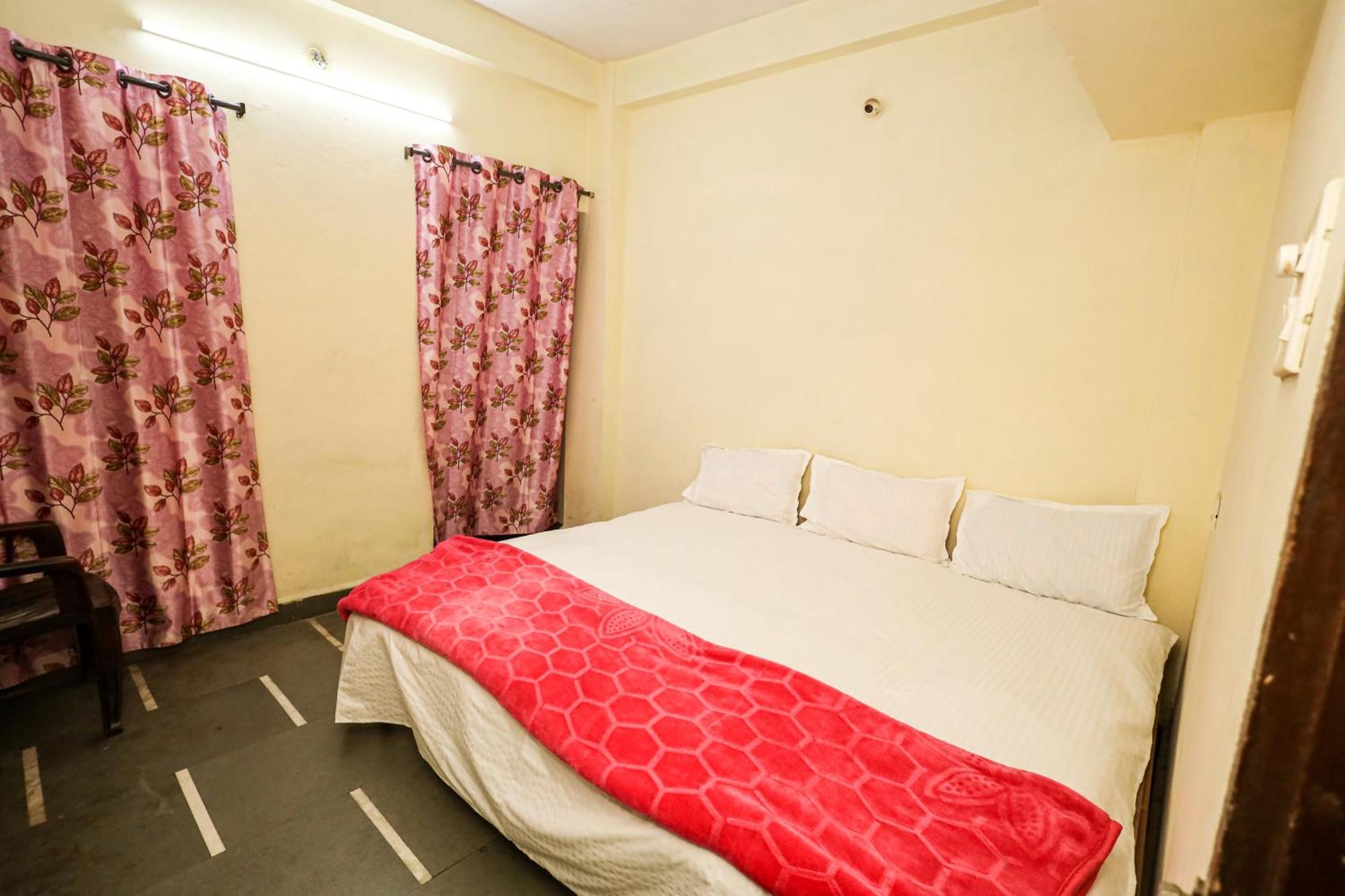 Rai Guest House Ujjain Exteriör bild