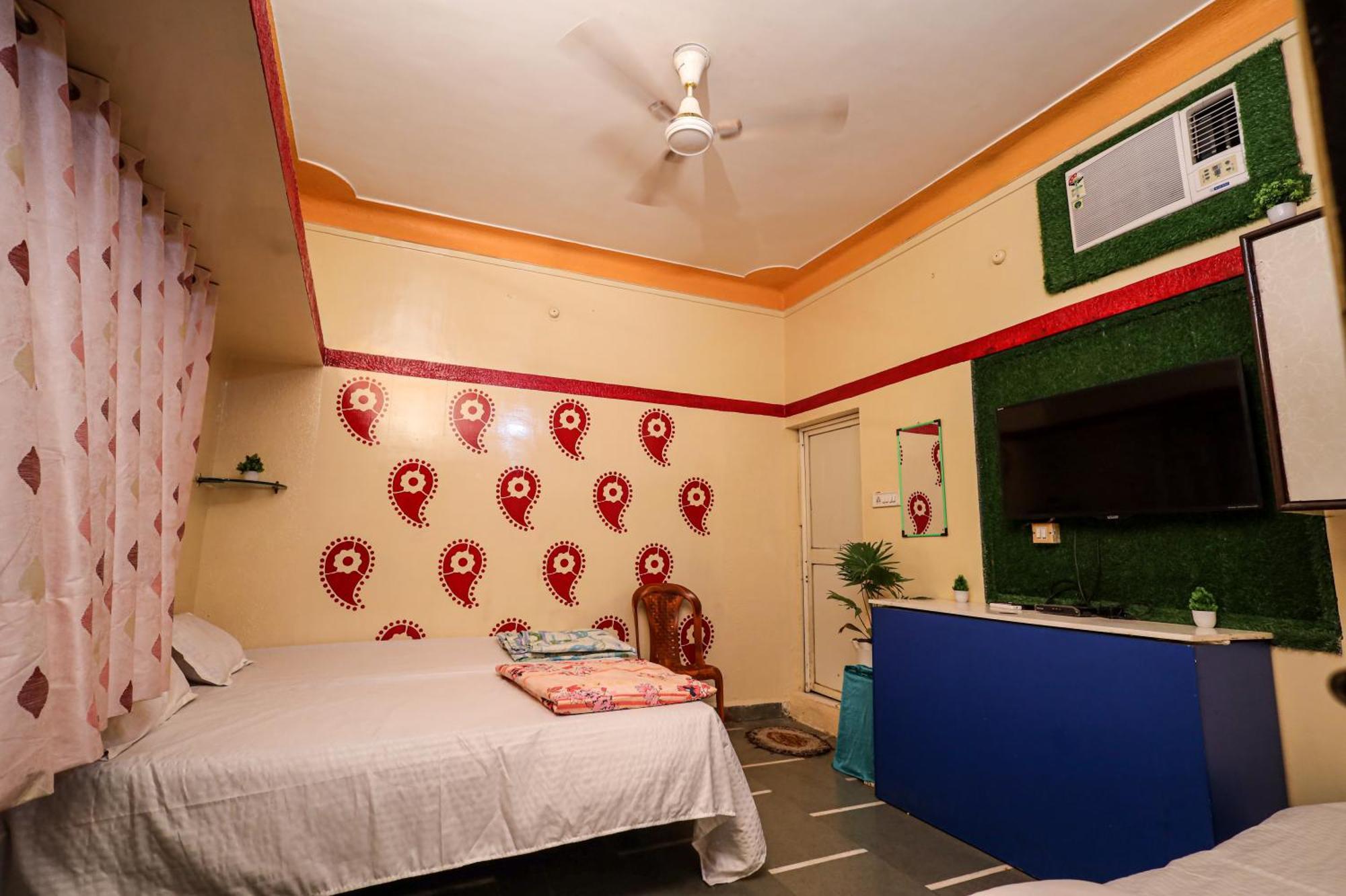 Rai Guest House Ujjain Exteriör bild