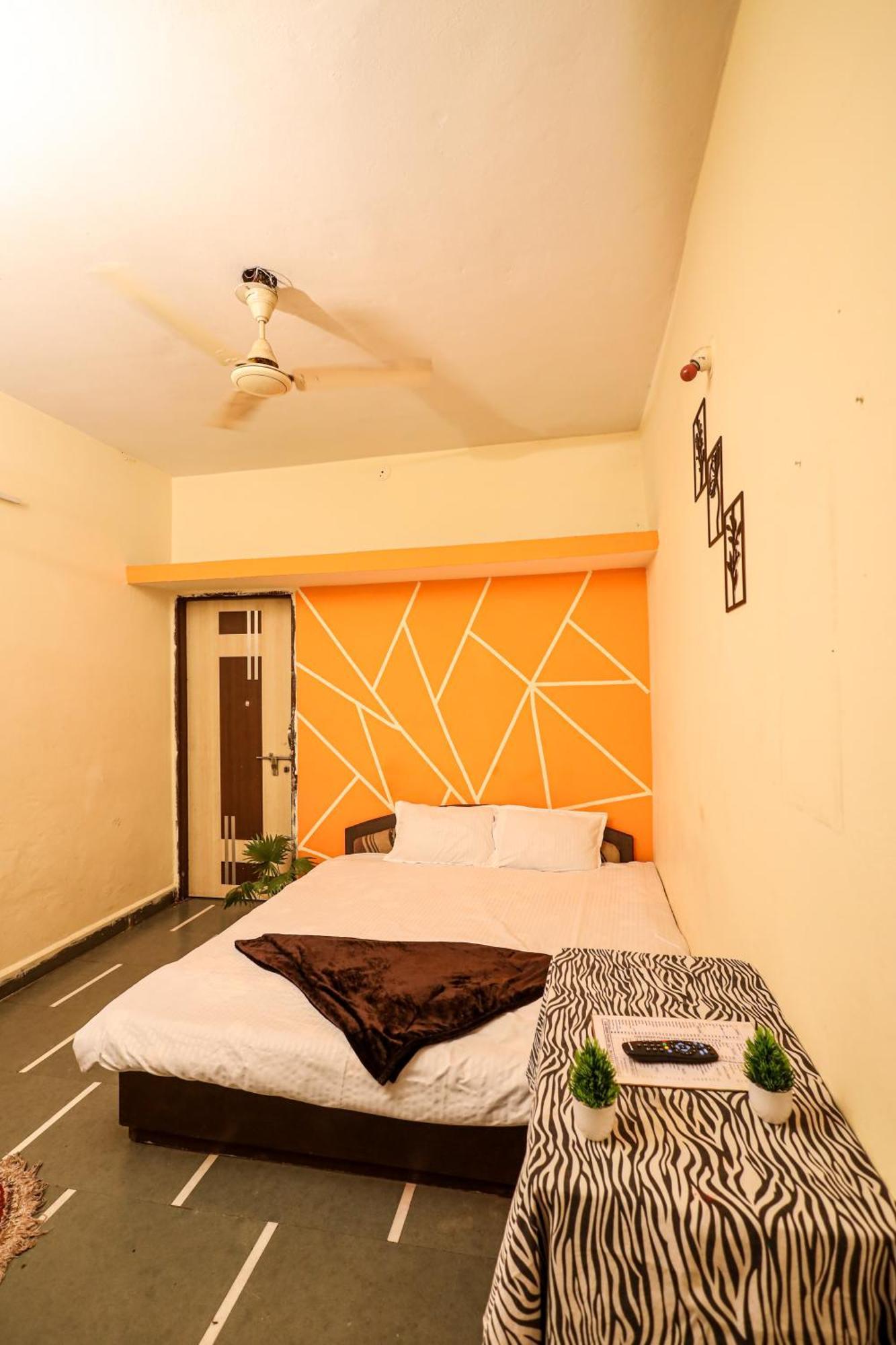Rai Guest House Ujjain Exteriör bild