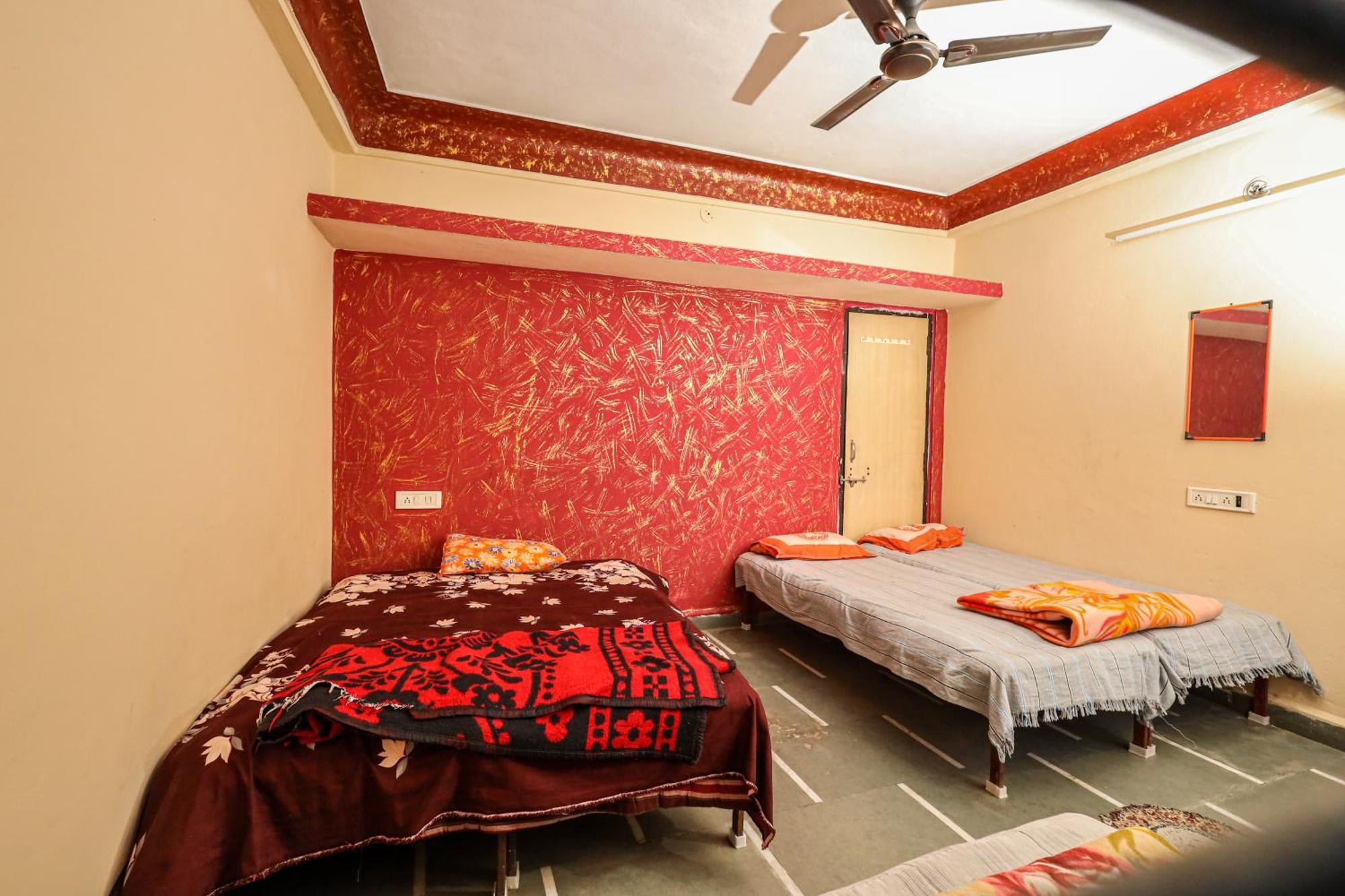 Rai Guest House Ujjain Exteriör bild
