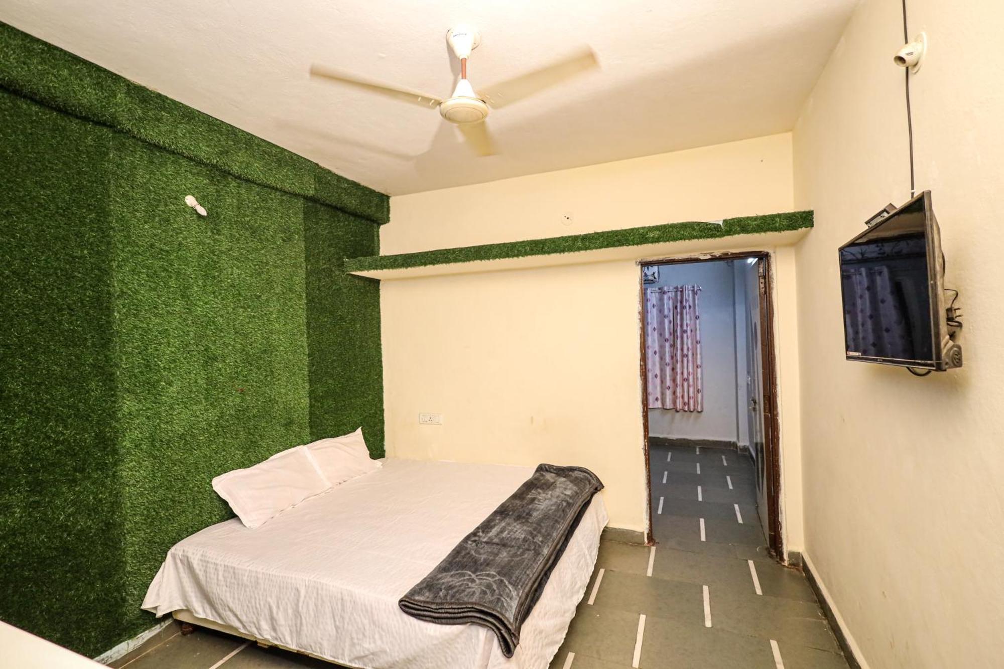 Rai Guest House Ujjain Exteriör bild